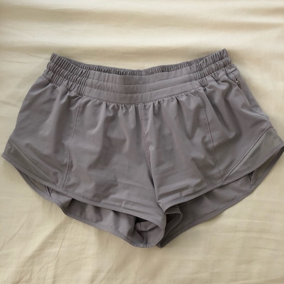 Lululemon hotty hot shorts 2.5” dark chrome size 8 - Picture 3 of 8